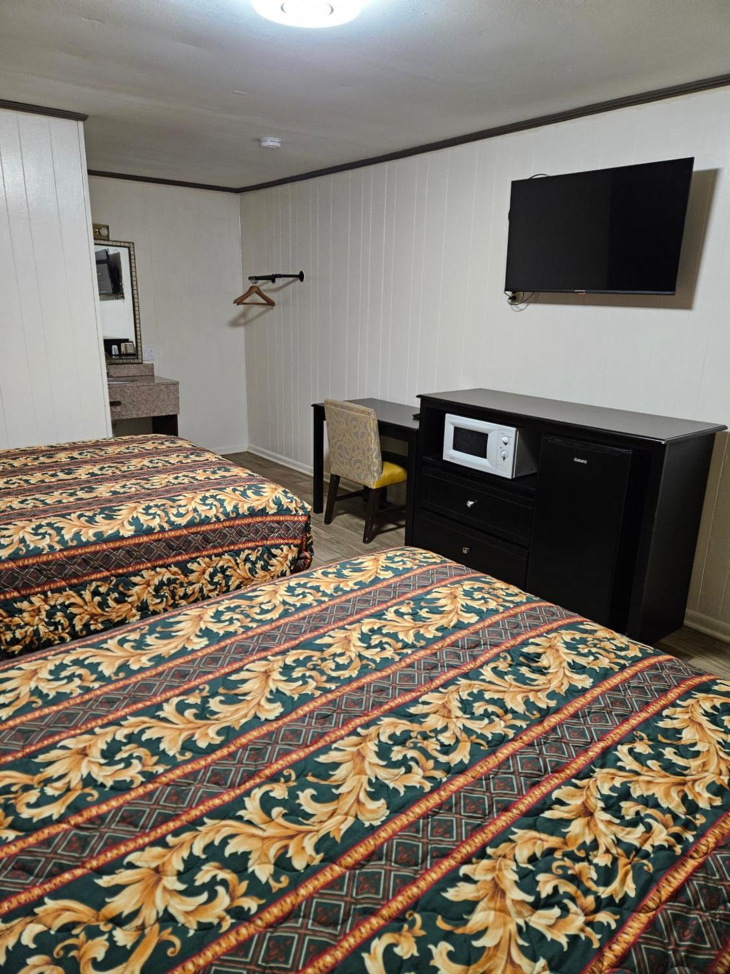 Traveler'S Inn Roanoke 外观 照片