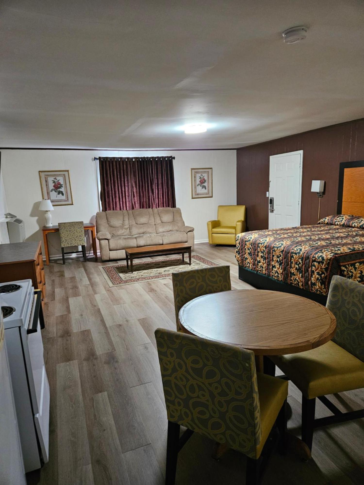 Traveler'S Inn Roanoke 外观 照片