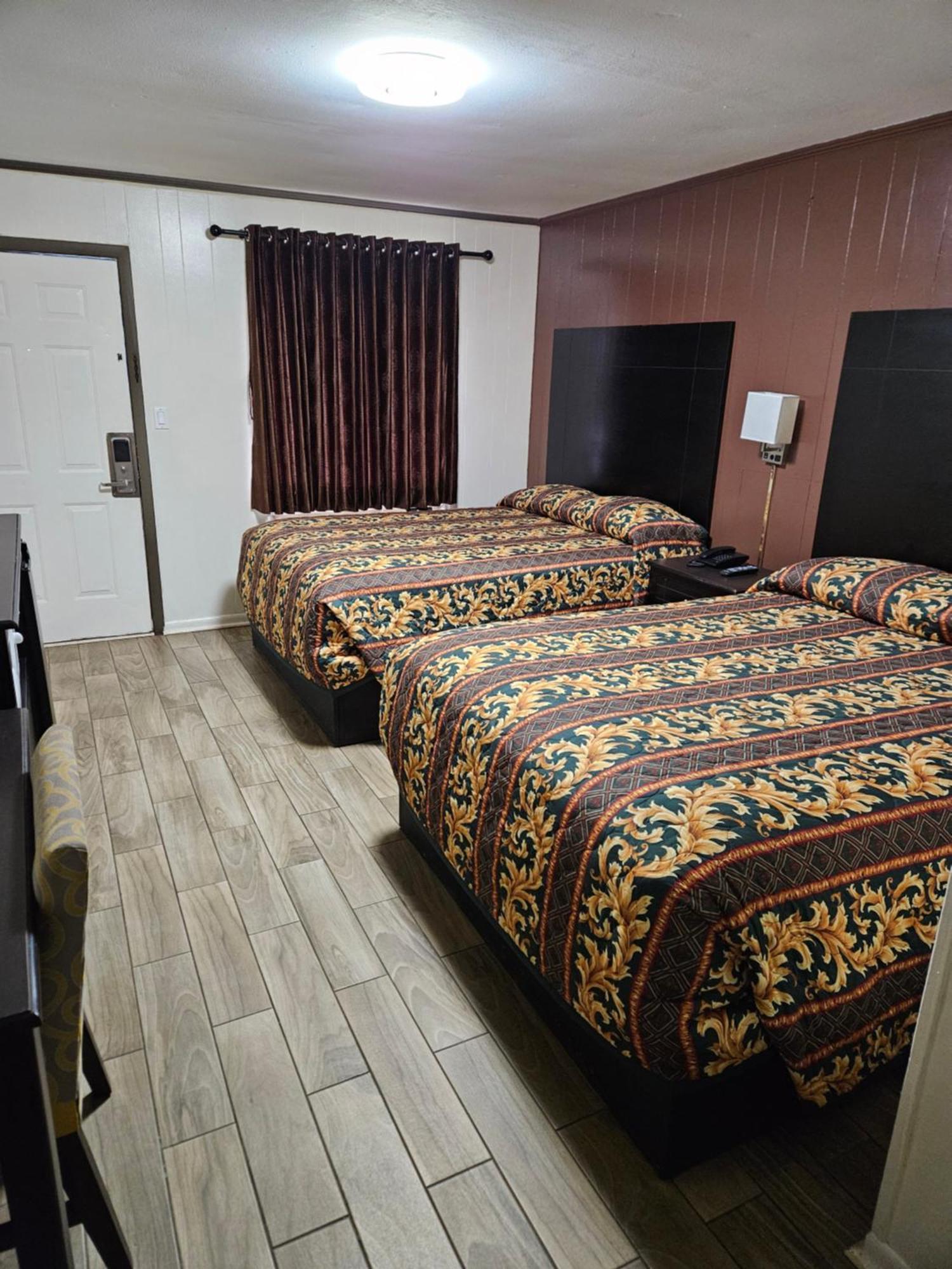 Traveler'S Inn Roanoke 外观 照片